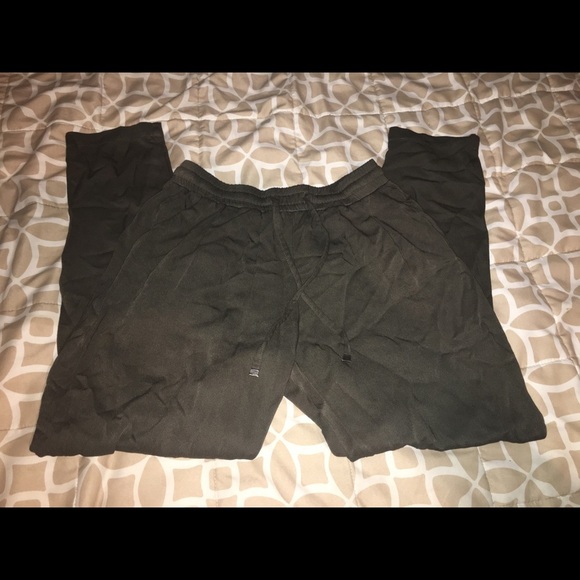 Forever 21 Olive green Cargo pants - Picture 2 of 4